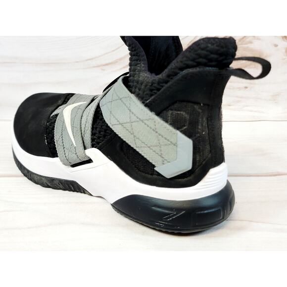Nike Lebron Soldier 12 SFG Men\'s Black Basketball Shoes Size 8.5 AO4054-004 main image 5